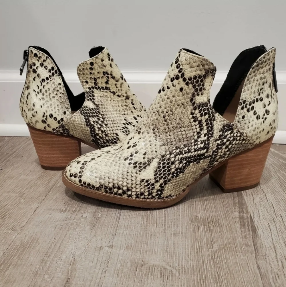 NEW Blondo Neda Waterproof Ankle Boot Beige Snake Print